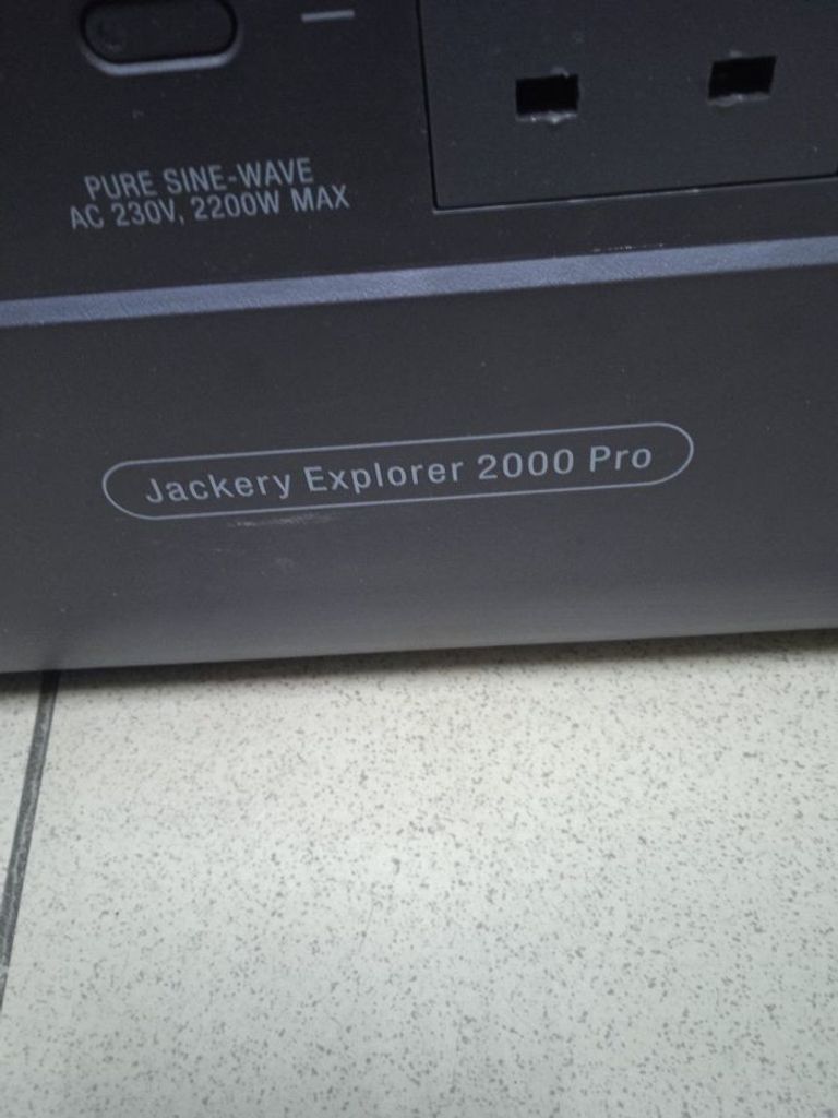 Дешево Jackery explorer 2000 pro з ломбарду