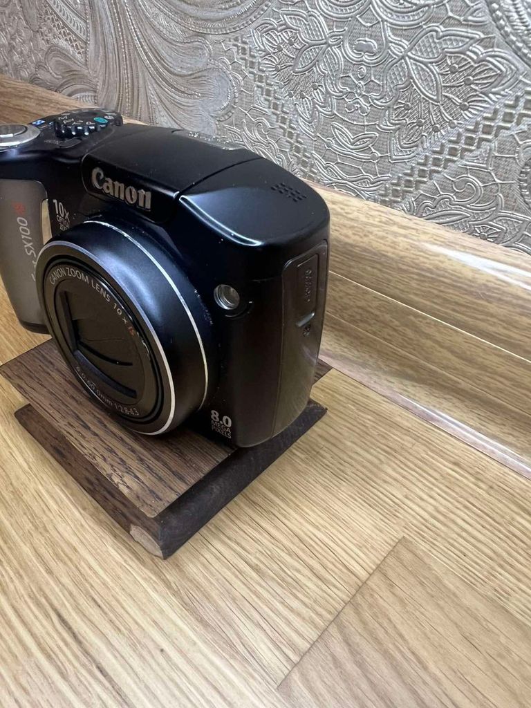 Дешиво Цифровий фотоапарат Canon PowerShot SX100 IS Black с ломбарда