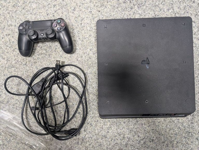 Оголошення  Sony PlayStation 4 Slim 1TB Black Б/У