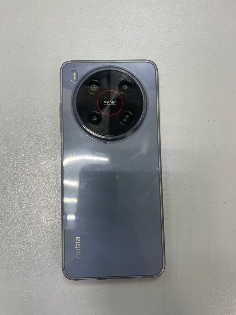 Дешиво Zte Nubia V70 Max 6/128GB Gray с ломбарда