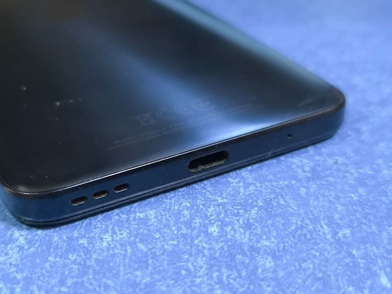 Дешиво Motorola moto e13 2/64gb с ломбарда