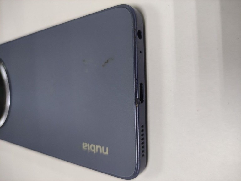 Дешиво Zte Nubia V70 Max 6/128GB Gray с ломбарда