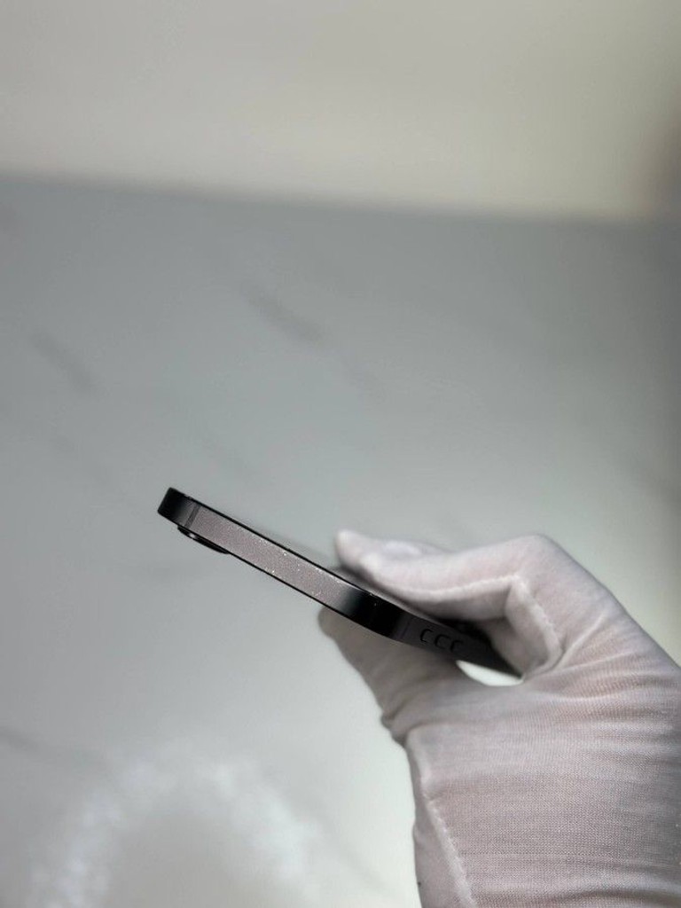 Apple iPhone 16e 128GB Black Код:01-200929712. Изображение 12