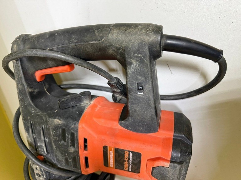 Дешево Rebiner RBH-1750 з ломбарду