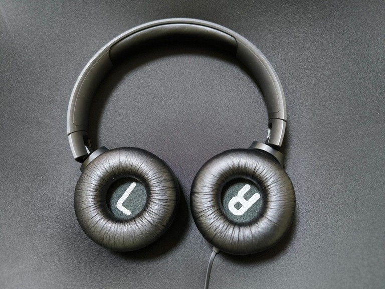 Дешиво Jbl tune 500 с ломбарда