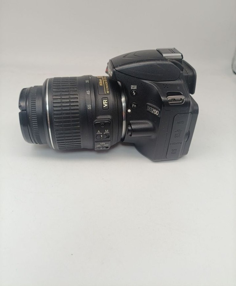 Дешиво Nikon d3200 / nikkor 18-55 3.5-5.6g vr с ломбарда