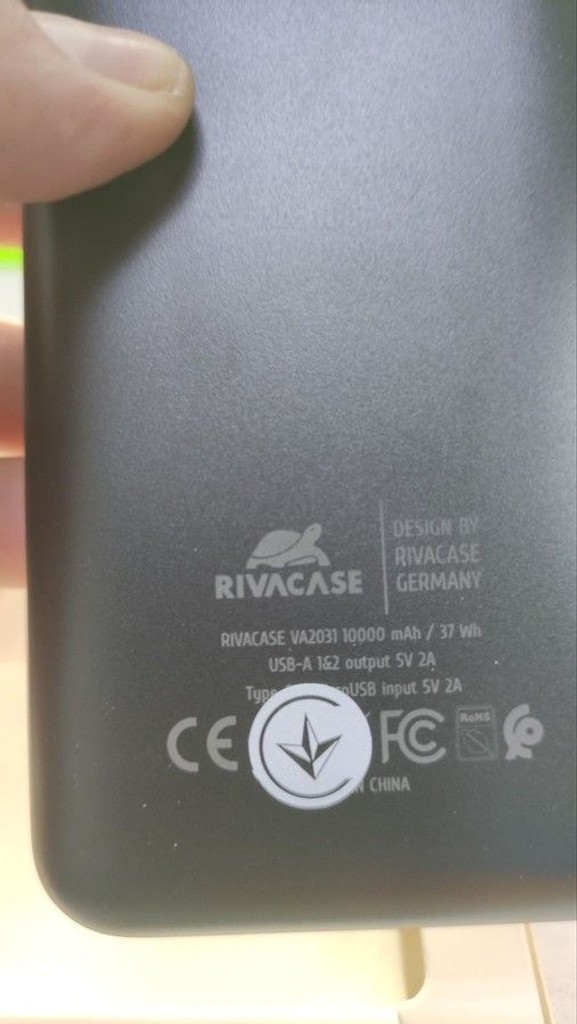 Дешево Rivacase VA2031 10000mAh Black з ломбарду