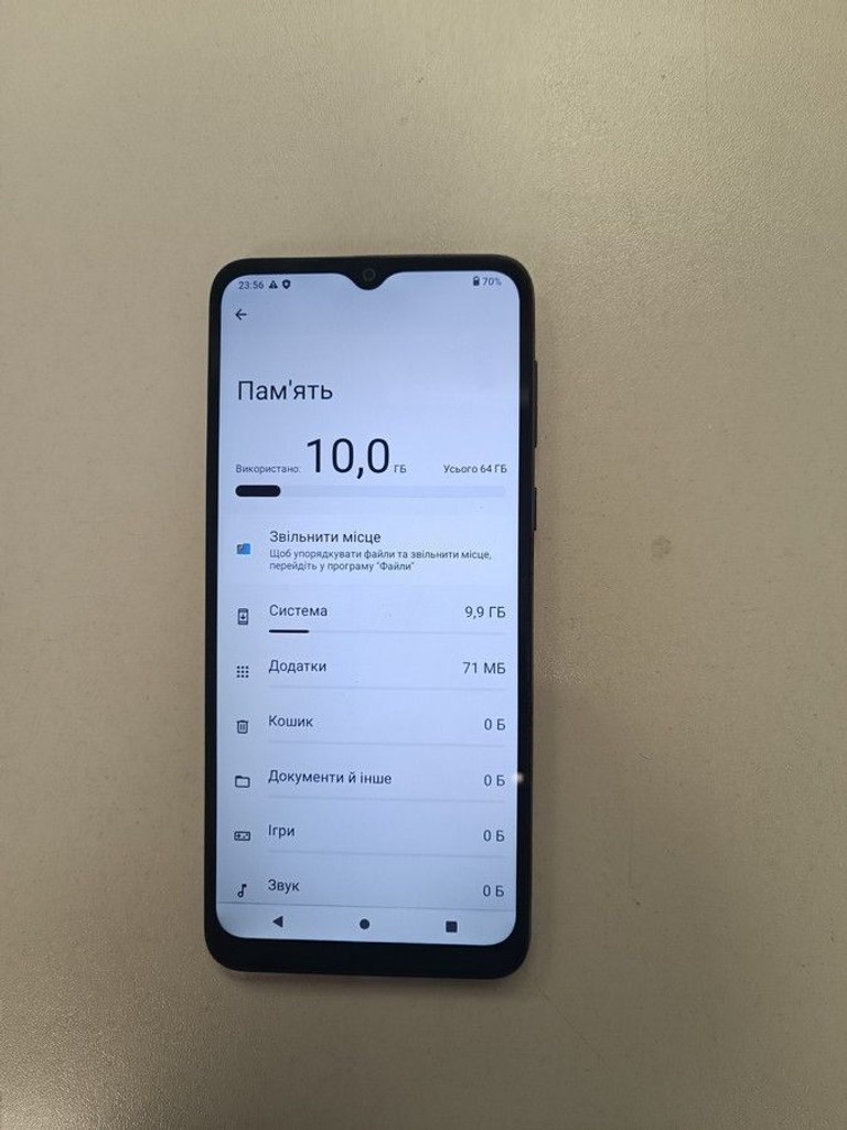 Дешево Motorola moto e13 2/64gb з ломбарду