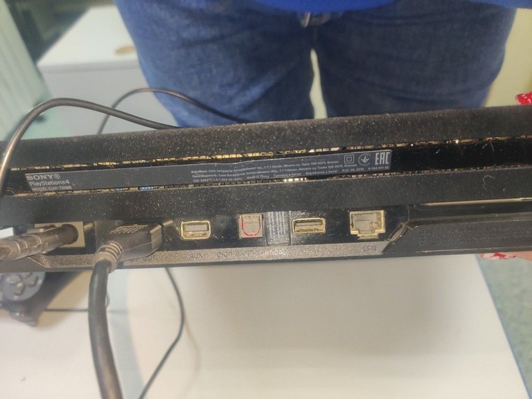 Купить Sony playstation 4 pro 1tb Б/У