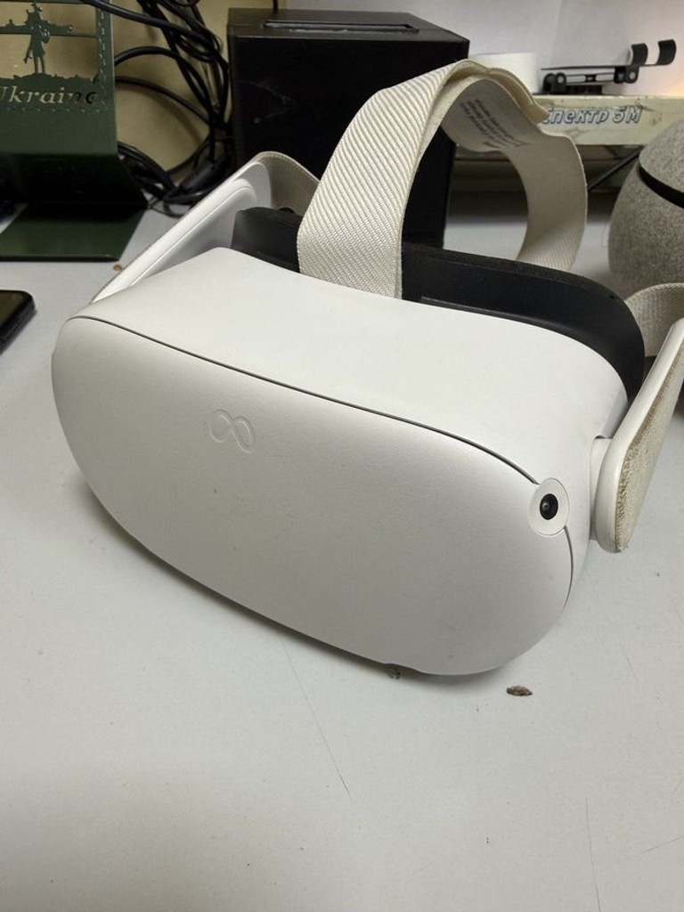 Купить Oculus Quest 2 256 GB Б/У