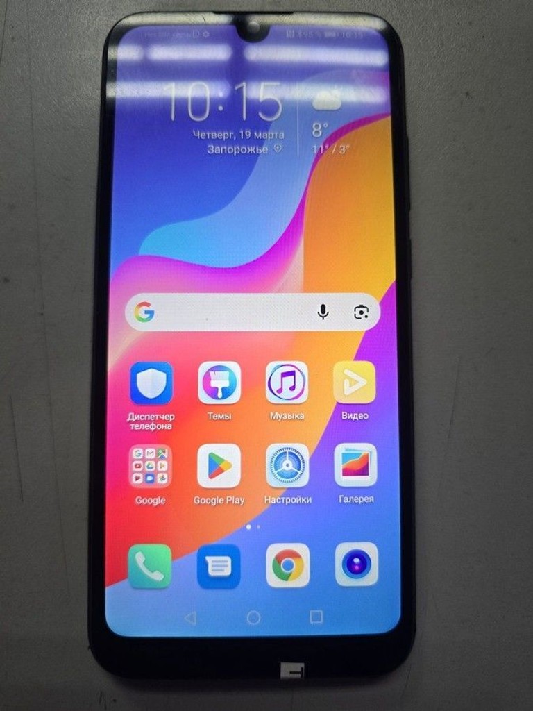 Купити Honor 8a 2/32gb Б/У