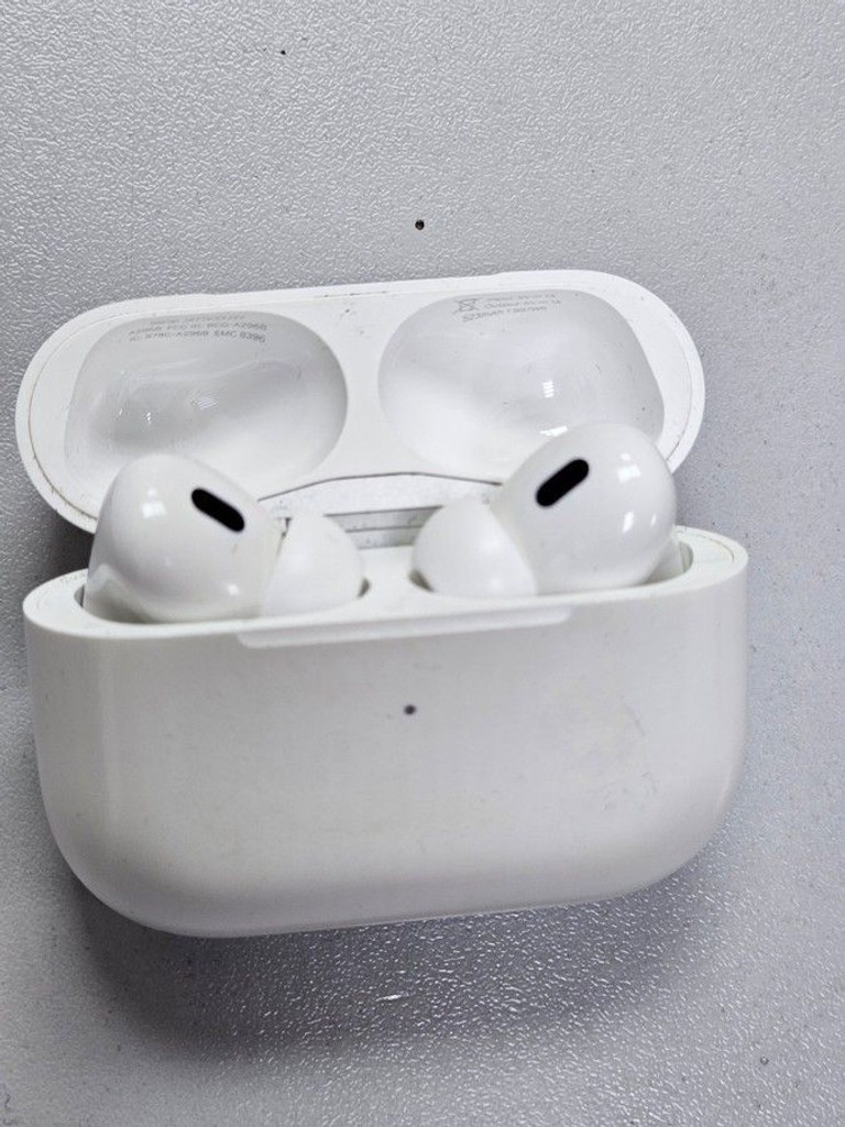 Apple airpods pro 2nd generation with magsafe charging case usb-c Код:01-200984662. Зображення 6