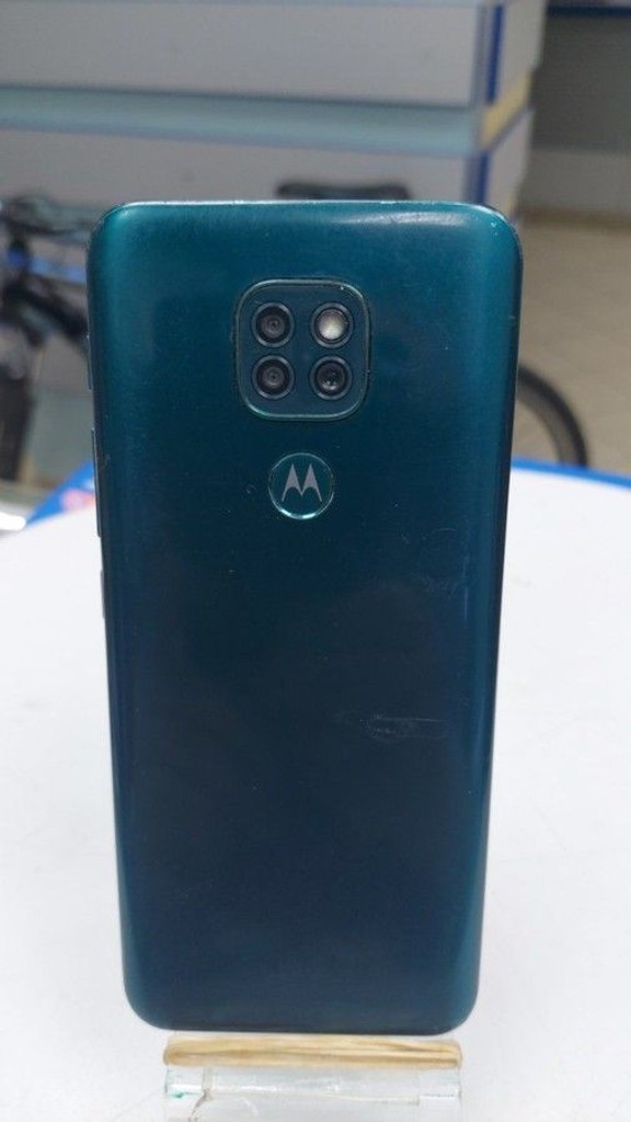 Дешево Motorola moto g9 play xt2083-3 4/64gb з ломбарду