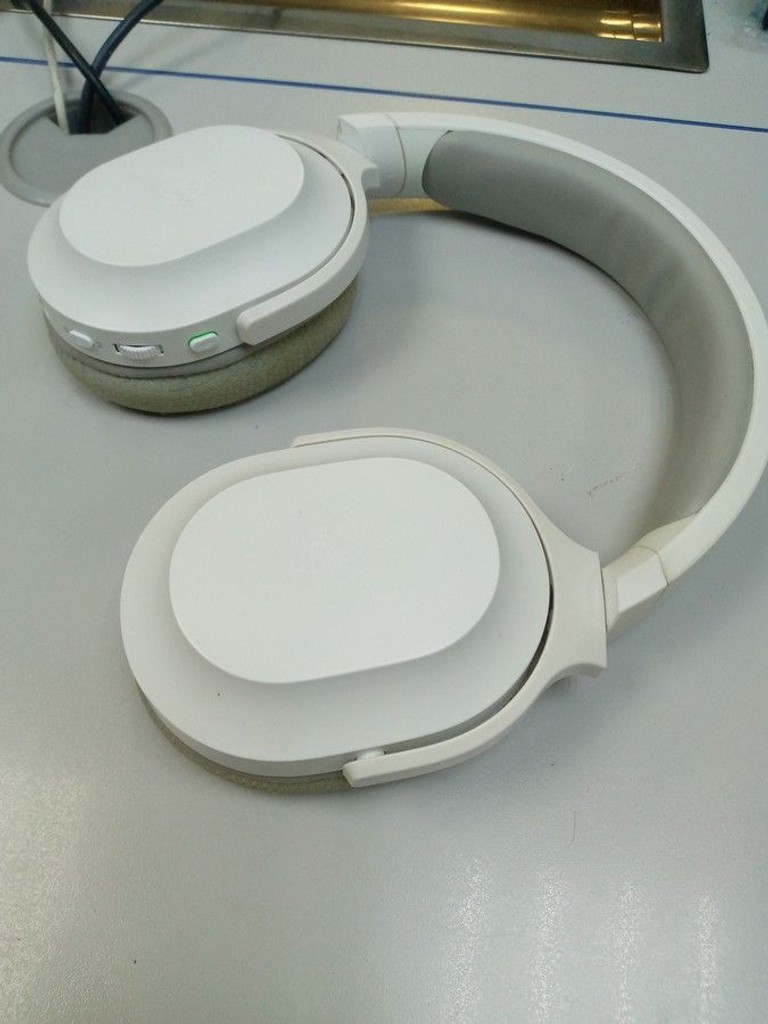 Купити Razer Barracuda X 2022 Mercury (RZ04-04430200-R3M1) Б/У