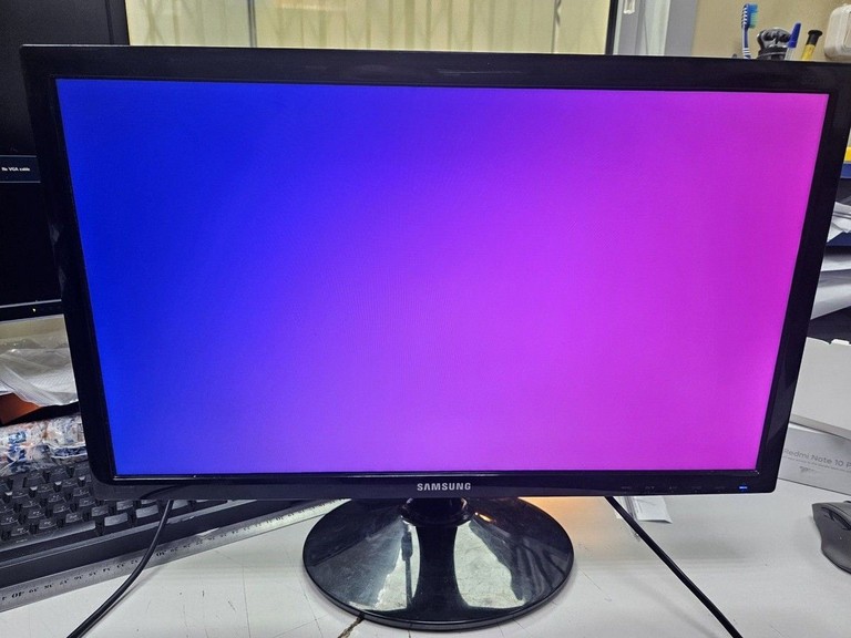 Оголошення Samsung s22d300 Б/У