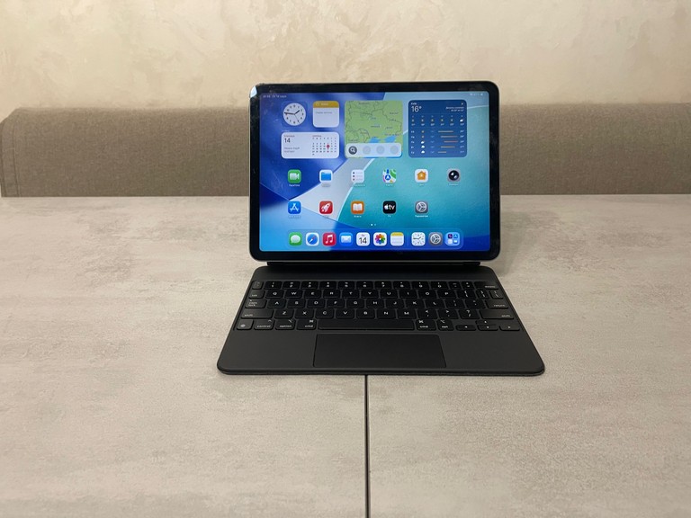 Купити Apple iPad Air A2316 (MYFM2LL/A, 4th Gen) 10.9", Apple A14 Bionic, 64GB, Wi-Fi, Space Gray. Гарантія. Готівка, перерахун Б/У