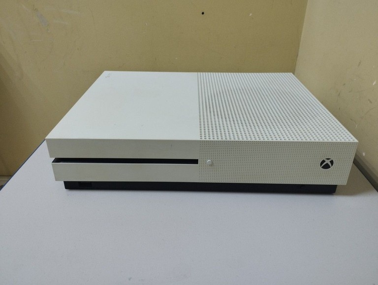 Купить Microsoft Xbox One S 1TB Б/У