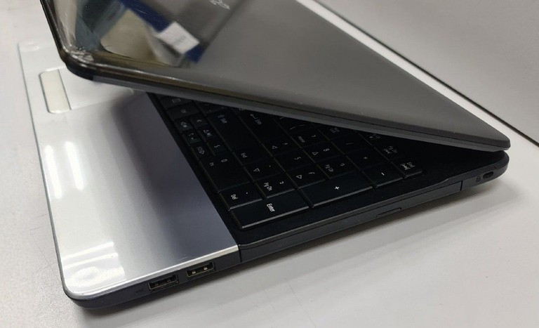 Acer 15/celeron 1005m ddr3/2gb ddr3/hdd 500 gb/ssd *відсутній/*інтегрована Код:01-201090446. Изображение 5