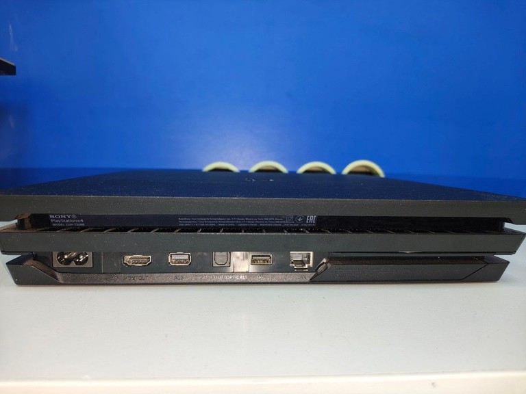 Дешиво Sony playstation 4 pro 1tb с ломбарда