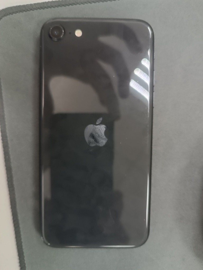 Купити Apple iPhone SE 2020 128GB Black Slim Box (MHGT3) Б/У