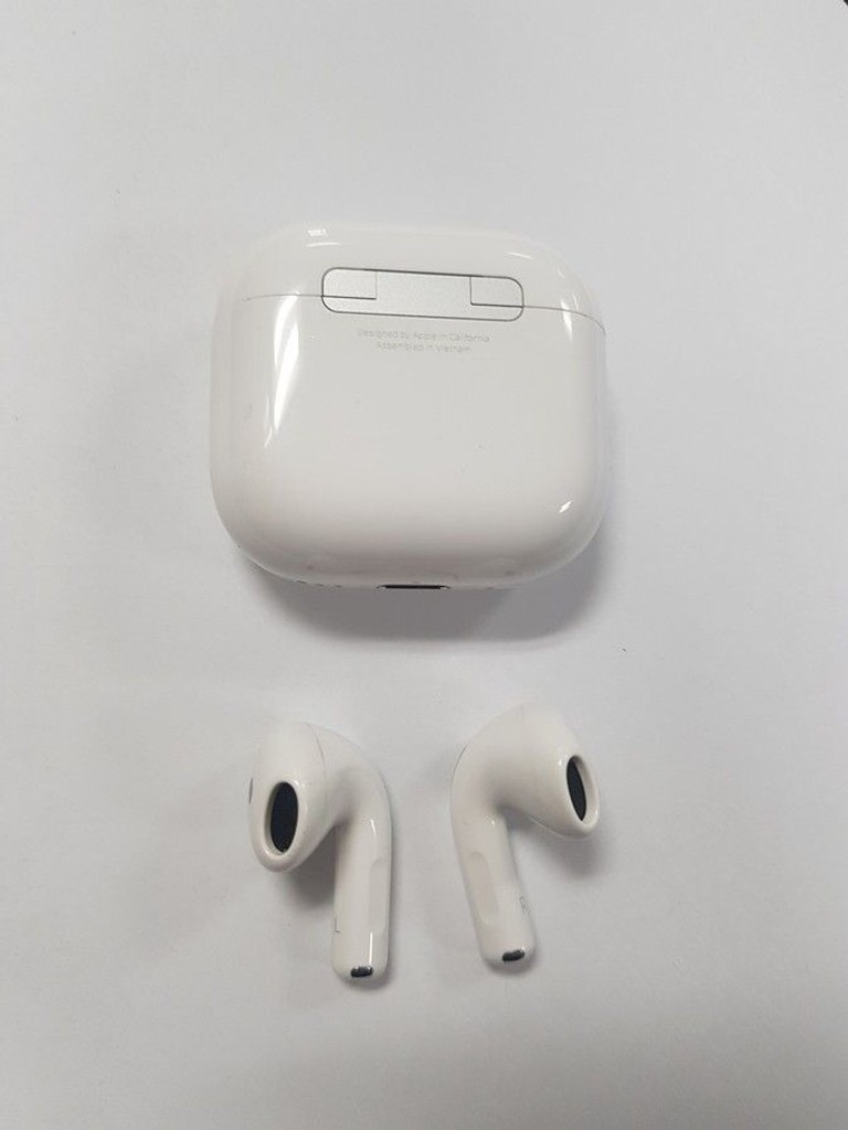 Дешиво Apple airpods 4 with active noise cancellation с ломбарда