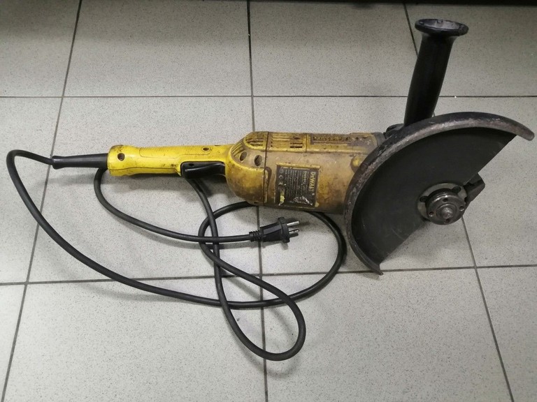 Купити Dewalt DWE492 Б/У