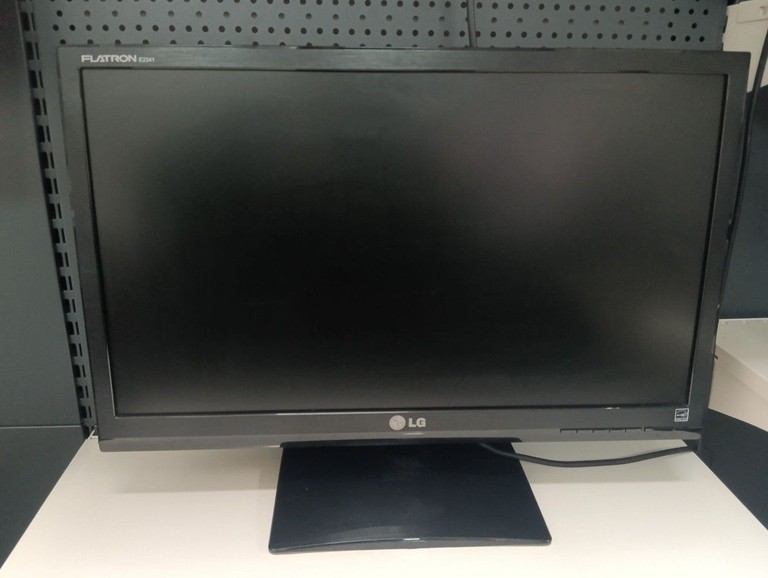 Купити Lg e2341t Б/У
