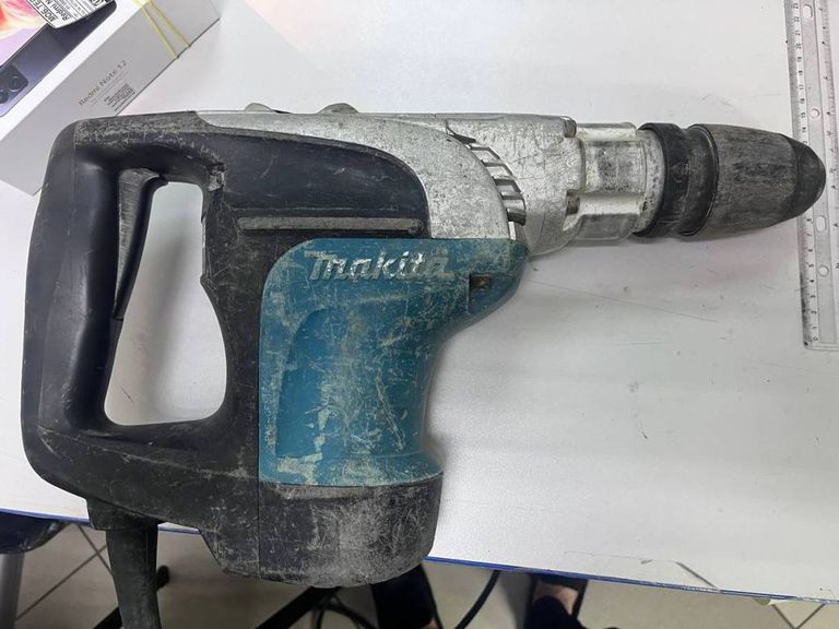 Makita HR4002