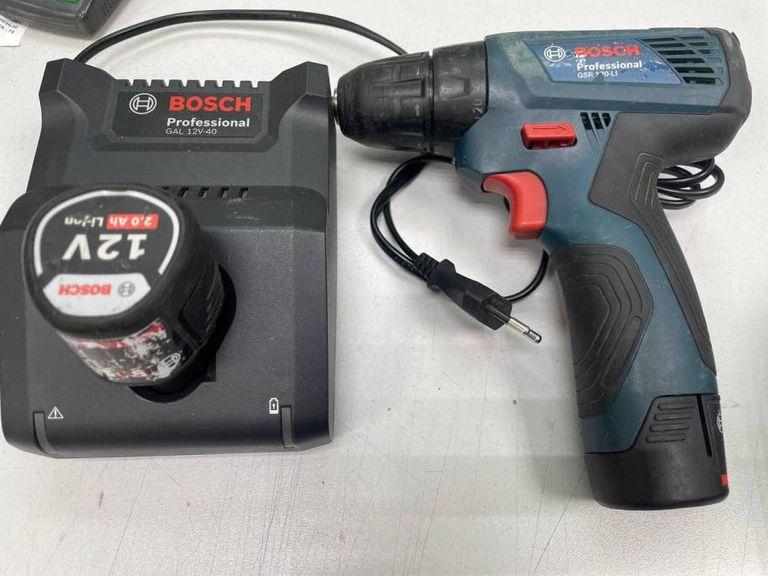 Bosch gsr 120-li + 2акб + зп