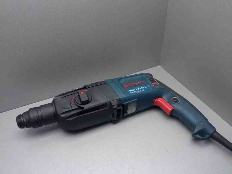 Дешево Bosch GBH 2-23 REA (0611250500) з ломбарду
