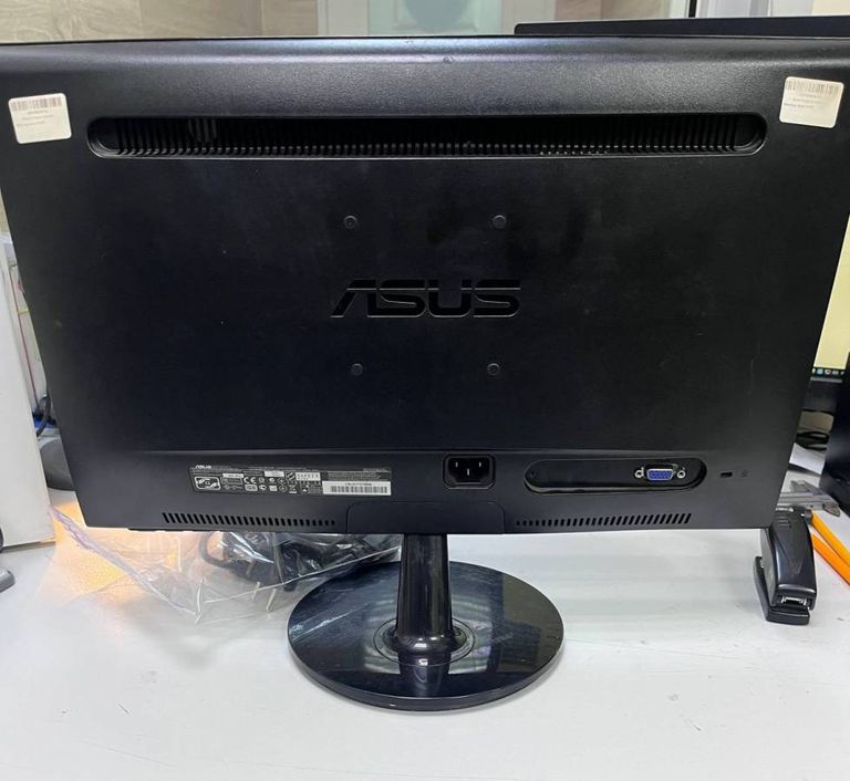 Asus vs197