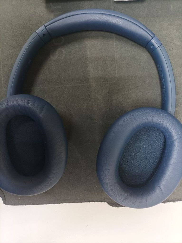 Купить Sony WH-CH720N Black Б/У