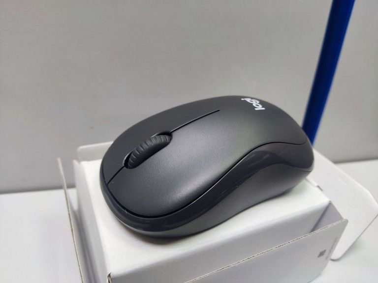 Дешево Logitech M240 Off White (910-007120) з ломбарду