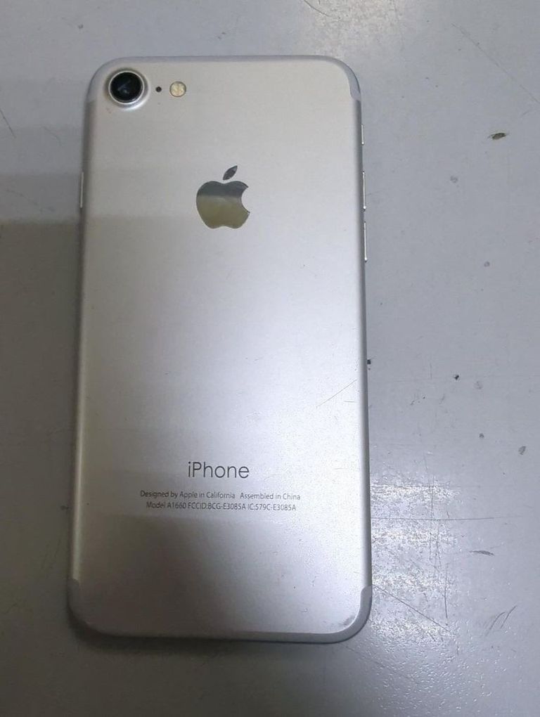 Дешево Apple iPhone 7 128GB Black (MN922) з ломбарду