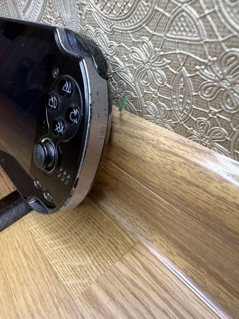 Оголошення Ігрова приставка Sony PSP Vita (PCH-1004) + SD 64GB Прошита!!! Б/У