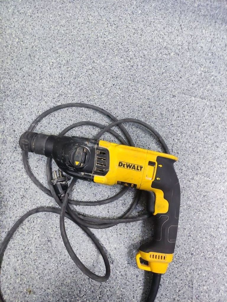 Купить Dewalt d25133qs Б/У