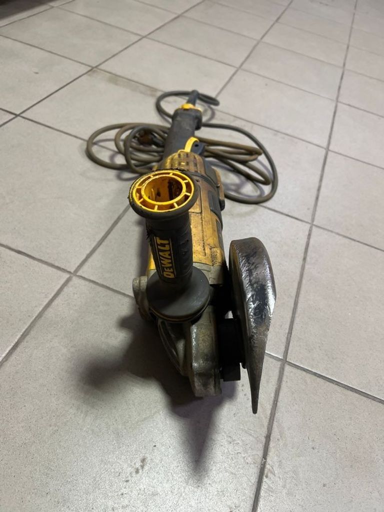 Распродажа Dewalt DWE4579, продавец Техноскарб