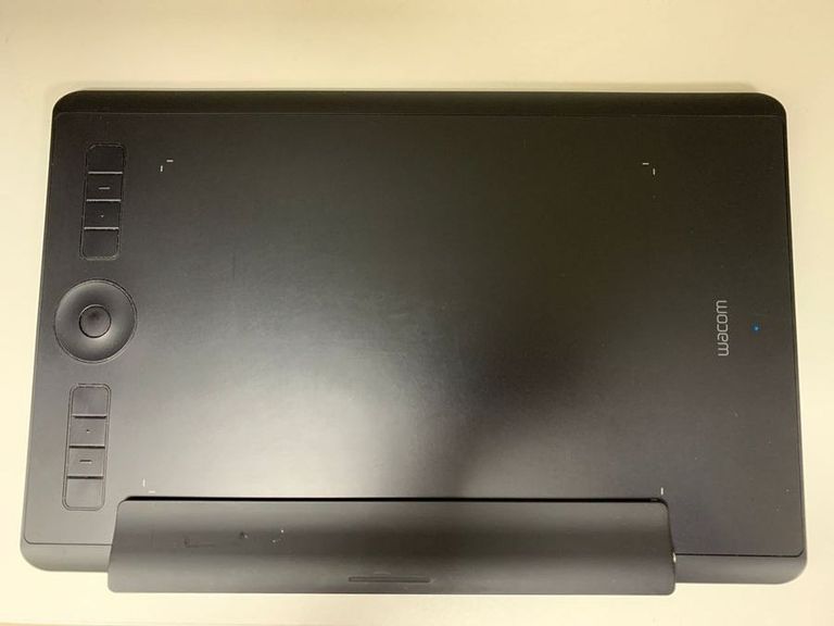 Купить Wacom Intuos Pro M Б/У