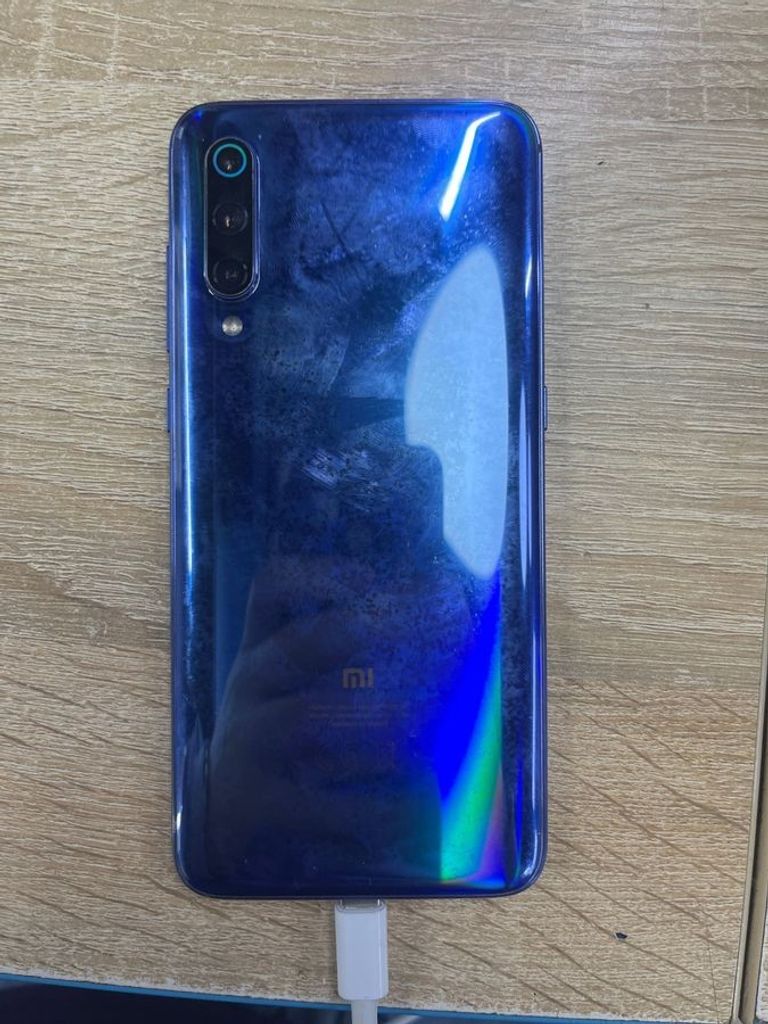 Дешиво Xiaomi mi-9 6/64gb с ломбарда