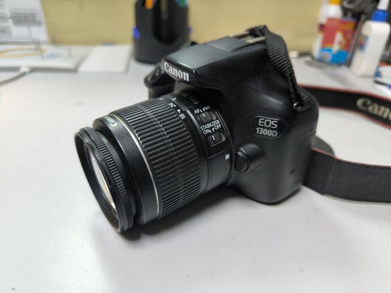 Купити Canon eos 1300d/ ef-s 18-55mm f/3,5-5,6 is iii Б/У