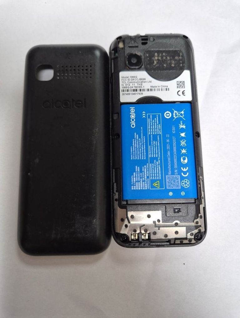 Розпродаж Alcatel 1066 Dual SIM Black (1066D-2AALUA5), продавець Техноскарб