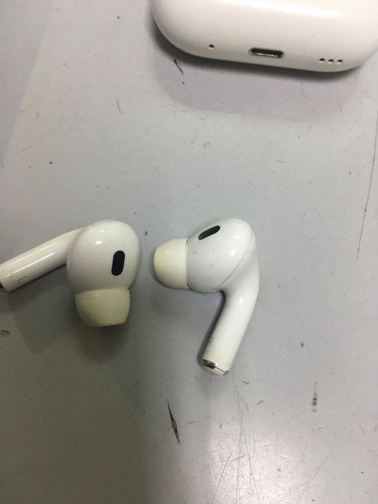 Дешево Apple airpods pro 2nd generation magsafe з ломбарду