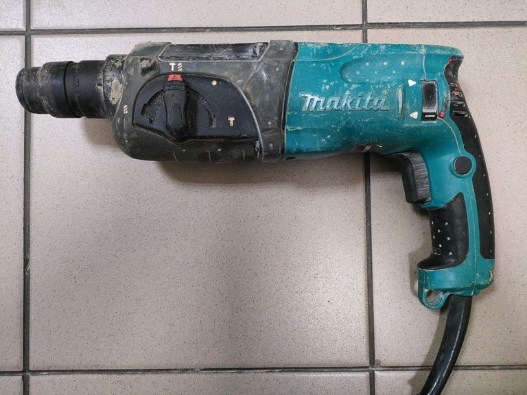 Купити Makita HR2470 Б/У