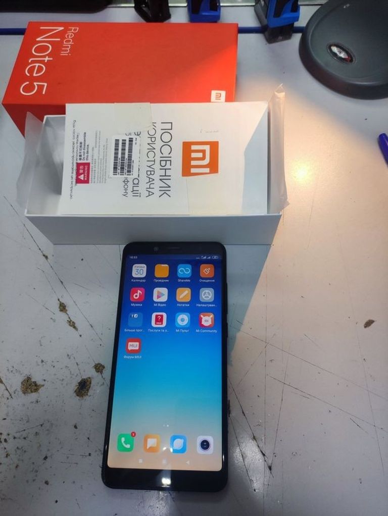 Купити Xiaomi Redmi Note 5 3/32GB Black Б/У