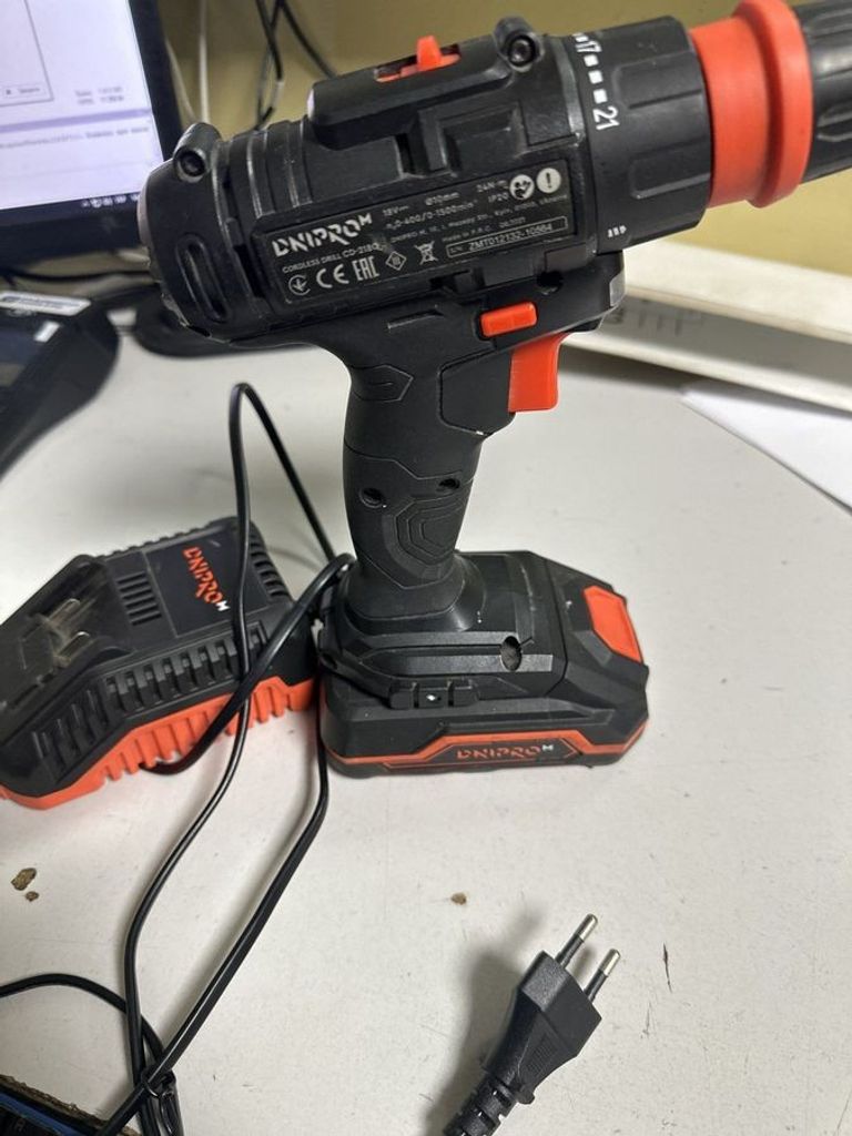 Купить Dnipro-M cd-218q 1акб 2ah зп Б/У