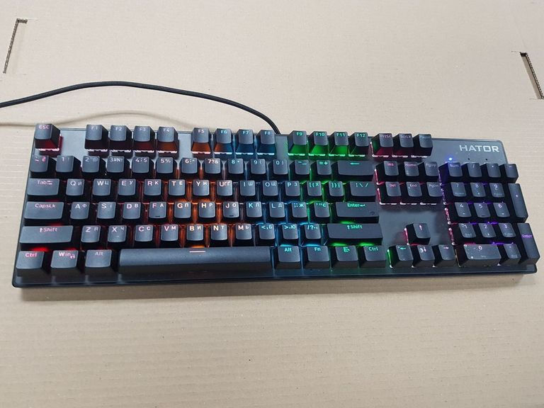 Купити Hator icefall mecha rainbow Б/У