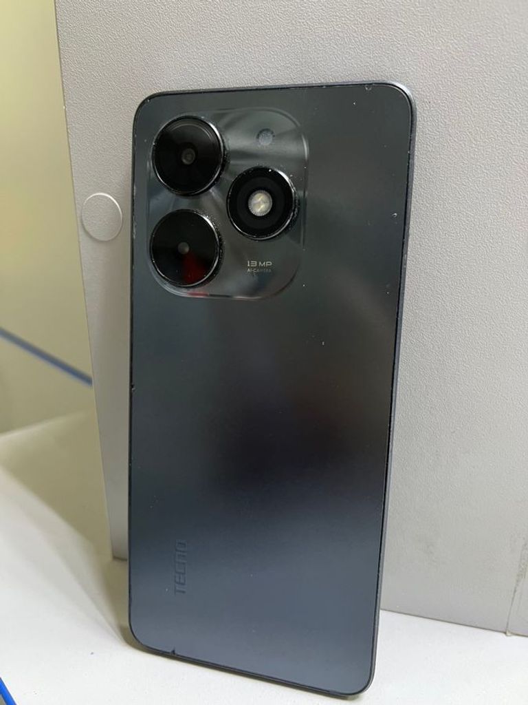 Дешево Tecno spark go 2024 3/64gb з ломбарду