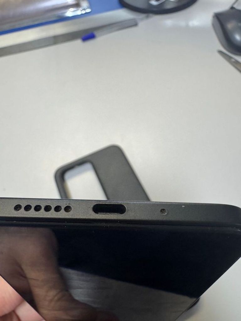 Оголошення Xiaomi redmi 15 4g 6/128gb Б/У