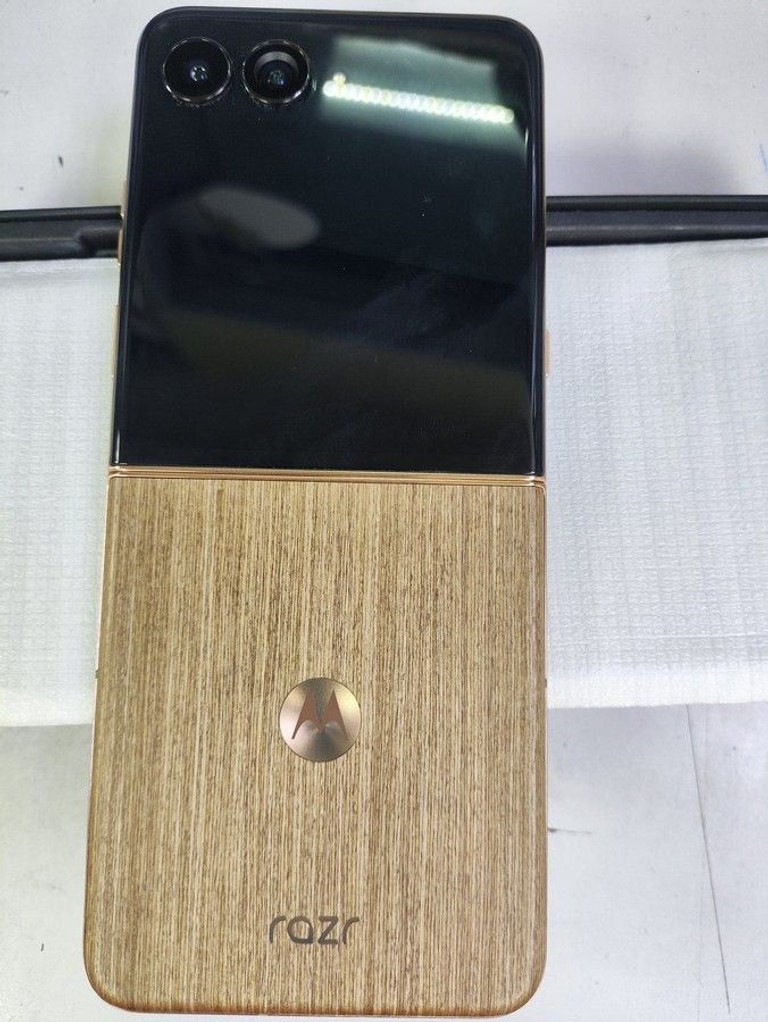 Купити Motorola razr 60 ultra 16/512gb Б/У