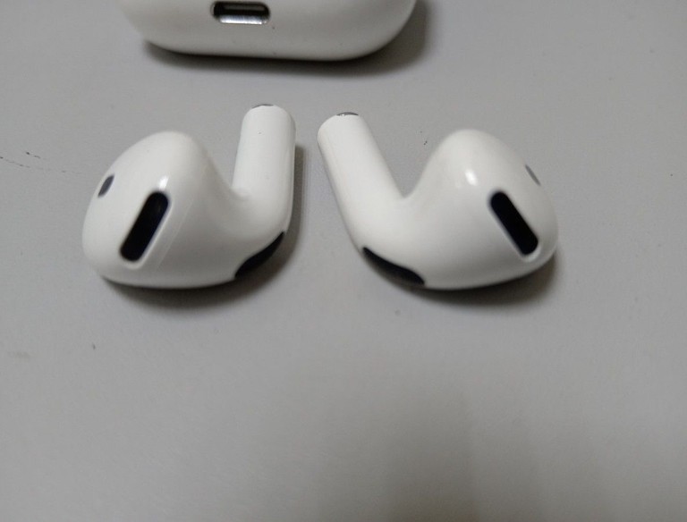 Розпродаж Apple airpods 4, продавець Техноскарб